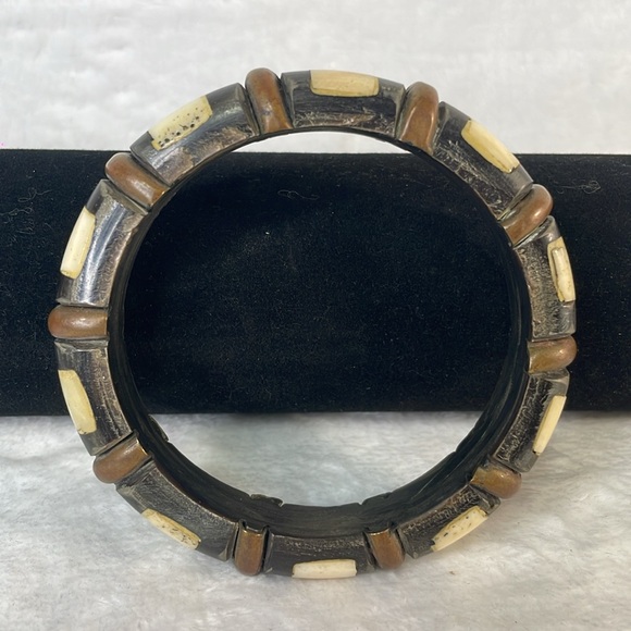 Bone and wood bangle bracelet. - Picture 2 of 3